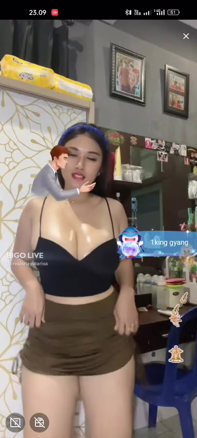 Watch BIGO LIVE SRI AYU TARISA YANG PUNYA T3T3K GEDE