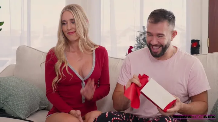 Watch Sarah Taylor and Scarlett Alexis teach moms the art of sex