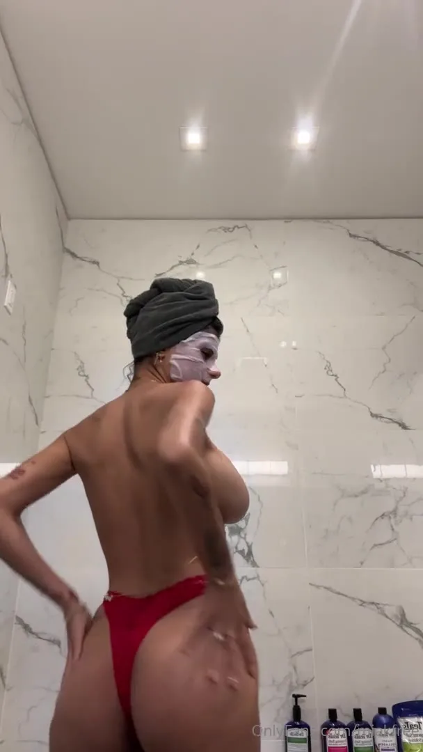 Watch Mia Khalifas Nipslip in Black Face Mask
