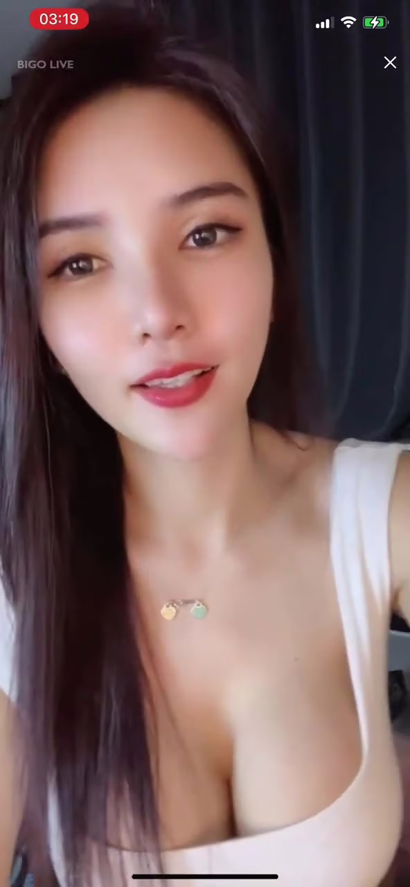 Watch Bigo Indo Hot Live – Minny Sensual Performance 8-11-2022