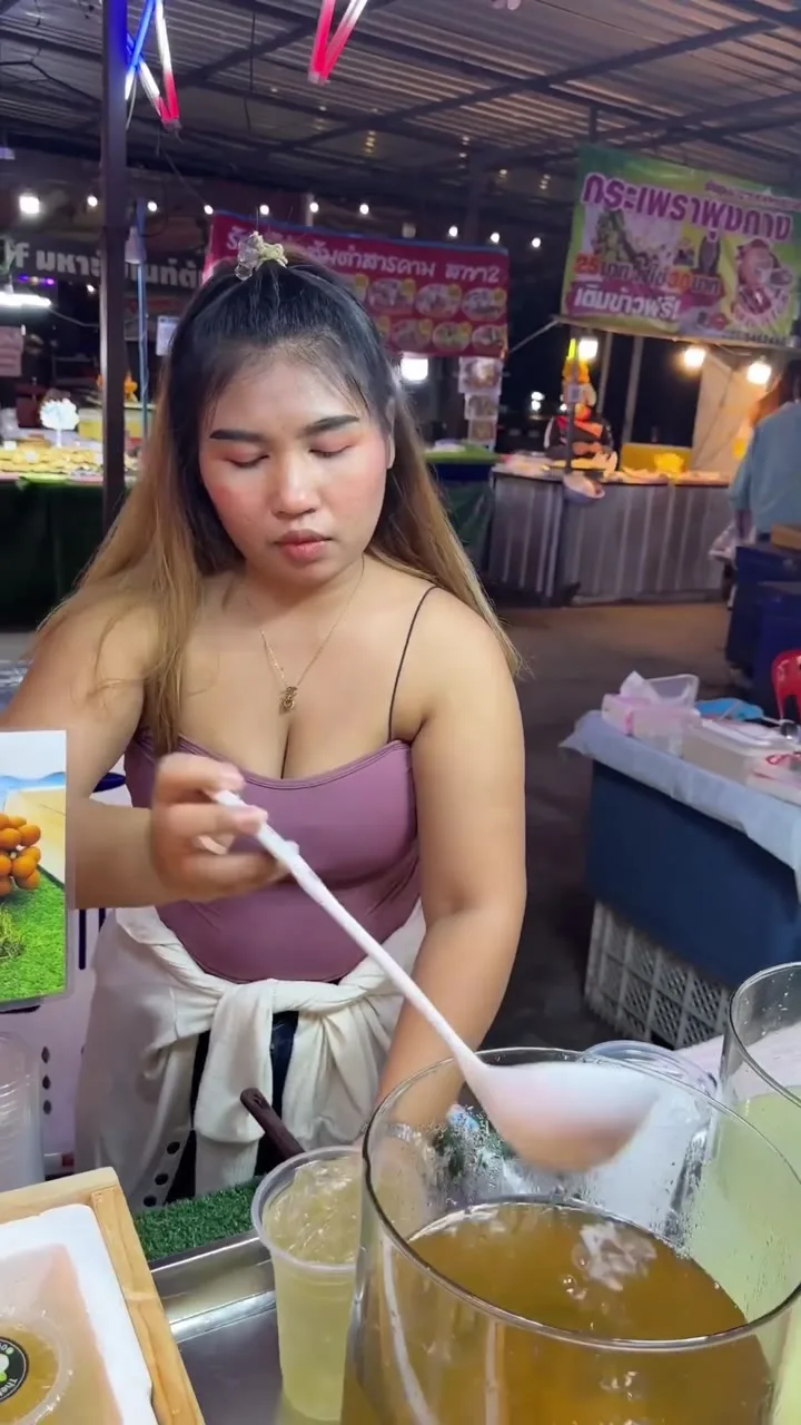 Watch Thai Actress Sells Delicious Longan Juice