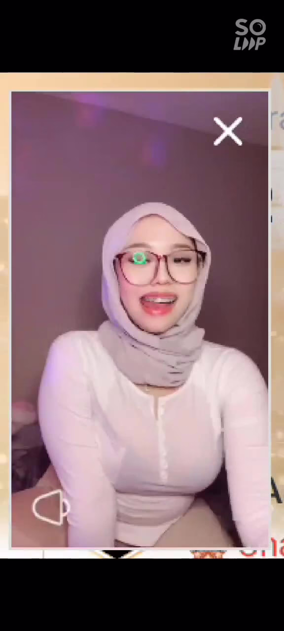 Watch Muslim Indo Twerk with a Hijab