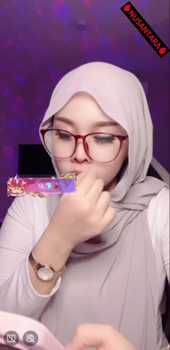 Watch Intense Live Show with Amirah Insyirah (Bigo)