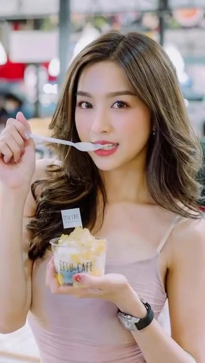 Watch Mintras Sultry Moves Will Leave You Breathless