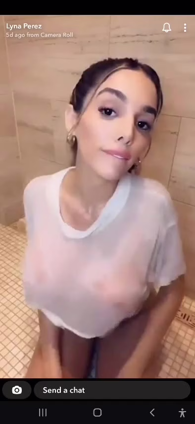 Watch with Belle
Belle’s Hot Shower Striptease Leaked