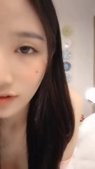 Watch Korean Cutie BJ Dances Nipslip on Bigo