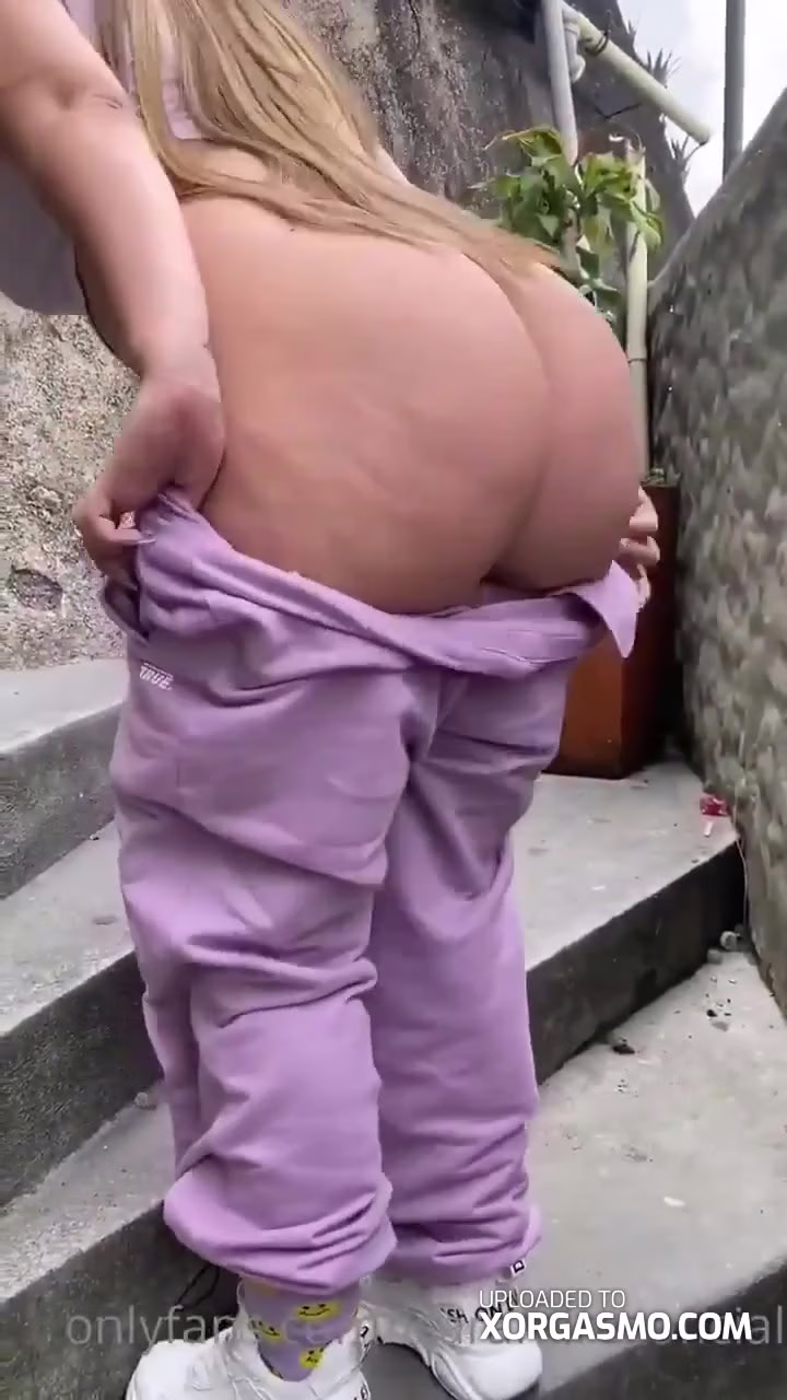 Watch The Hot Isabela Ramirez Going Naked in Public