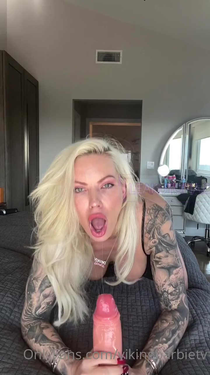 Watch Viking Barbie Tries Out Her New Huge Dildo