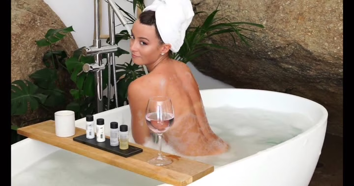 Watch Anna Zapala Nude Bathing Video Leaked