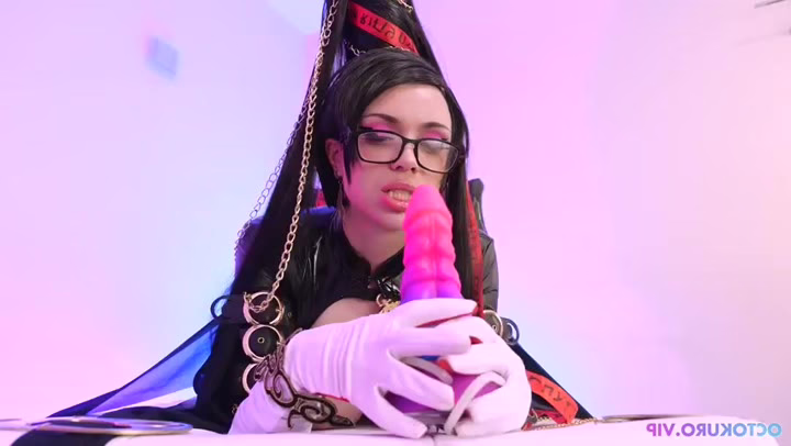 Watch Octokuro – Bayonetta gets facial