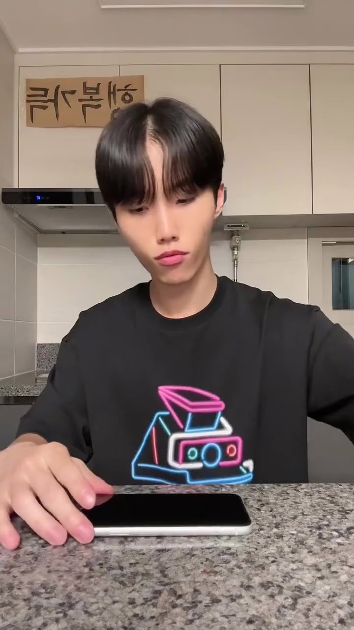 Watch Oxzung’s Viral ASMR on TikTok