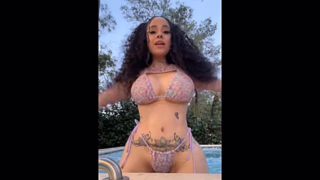 La Insuperable en Bikini super caliente y cachonda