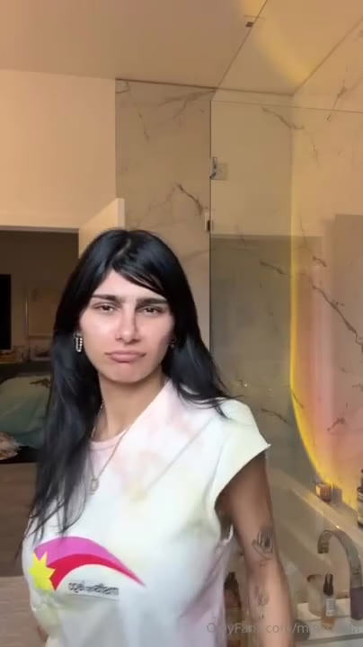 Watch Mia Khalifa Unleashes Massive Boobies Leak
