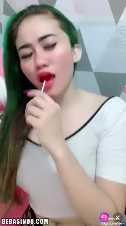 Watch Intense Asian Pleasure with Mei Yien in Explicit Chocolate Delight