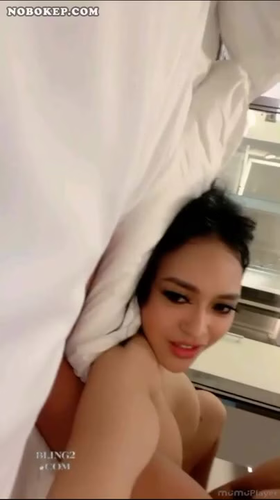 Watch Bokep Indo Live Oppylani Ngentot di Gangbang Bule