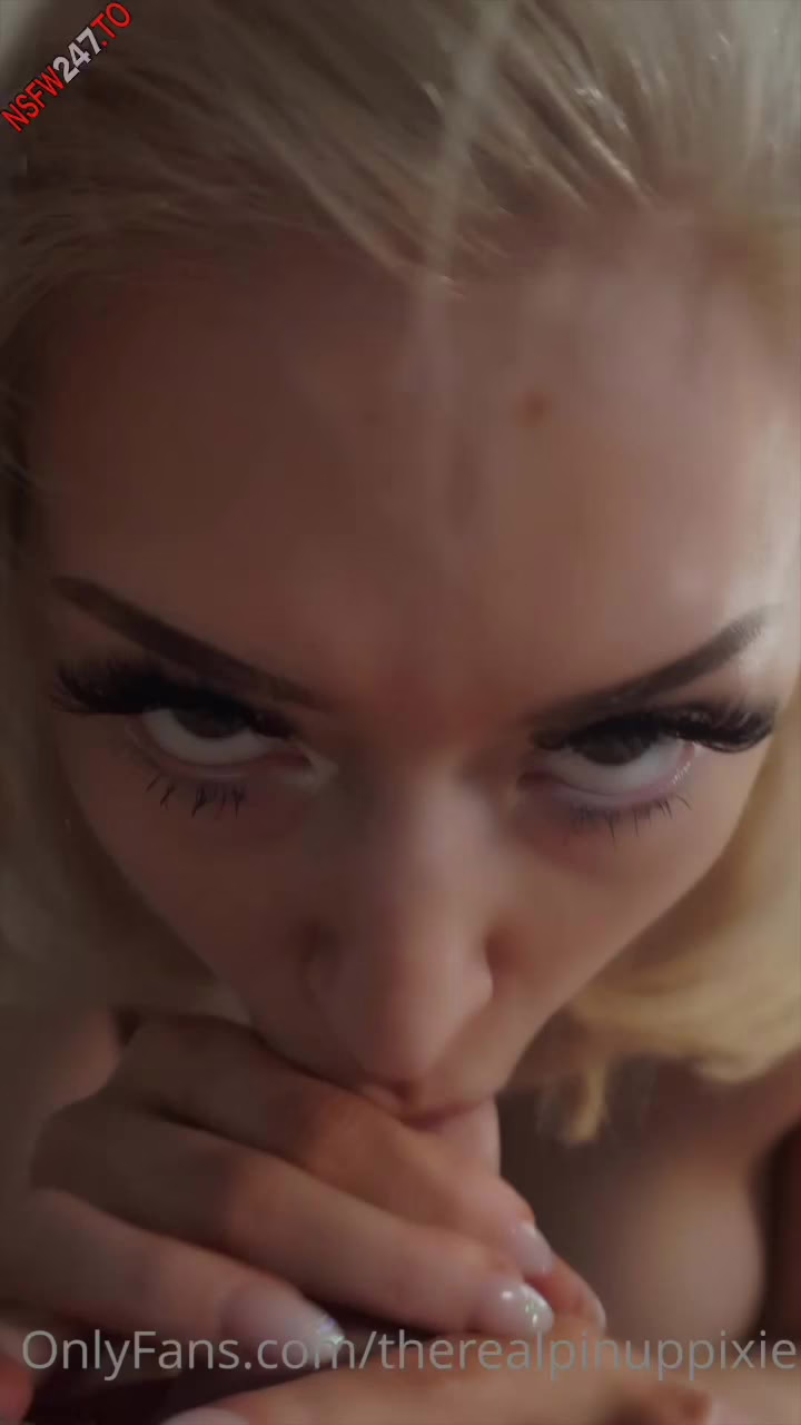 Watch PinupPixie Morning Wood POV