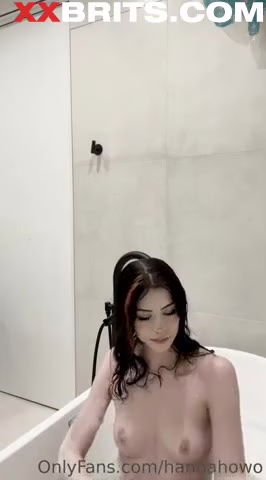 Watch Hannah Owo Nude Strip Bathtub PPV Video Leaked