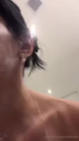 Watch Mia Khalifa – Bare Boobs 40Mins Onlyfans Shower Live