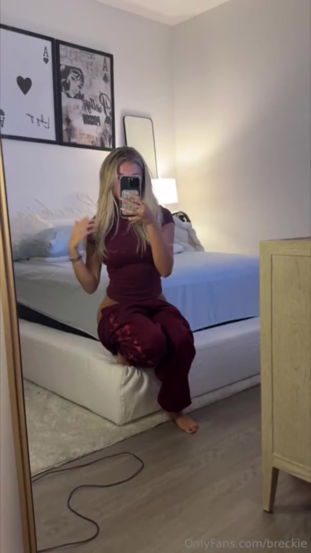 Watch Breckie Hill Im Feeling A Little Risky Mirror Selfies Onlyfans Video