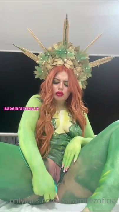 Watch Isabela Ramirez Masturbating Like Poison Ivy