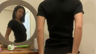 Hanna Zuki Takes Off Her Dress