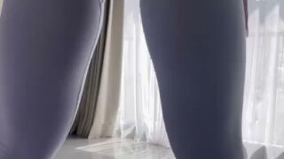 LilyBrown2 Dildo Ride in Leggings Onlyfans