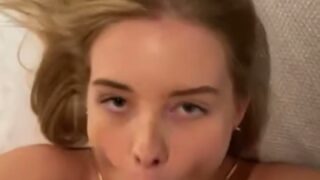 Peachypam Gets Railed In The Bed