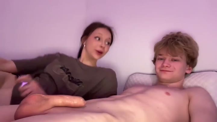 Watch Tinnydoll Chaturbate Live Show – Blowjob & Facial