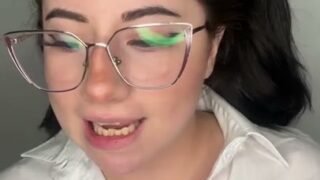 Yourgirlfriendval OnlyFans Leaked – Schoolgirl Sultry Solo Pleasure