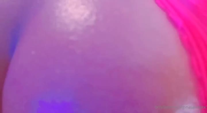 Watch Ginasavagex onlyfans rubbing her pussy against a dick