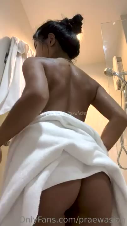 Watch Praewasian nude ass after shower