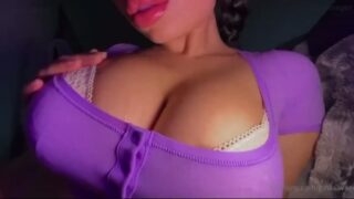 onlyfans Ginasavagex shaking her big tits in leaked tease video
